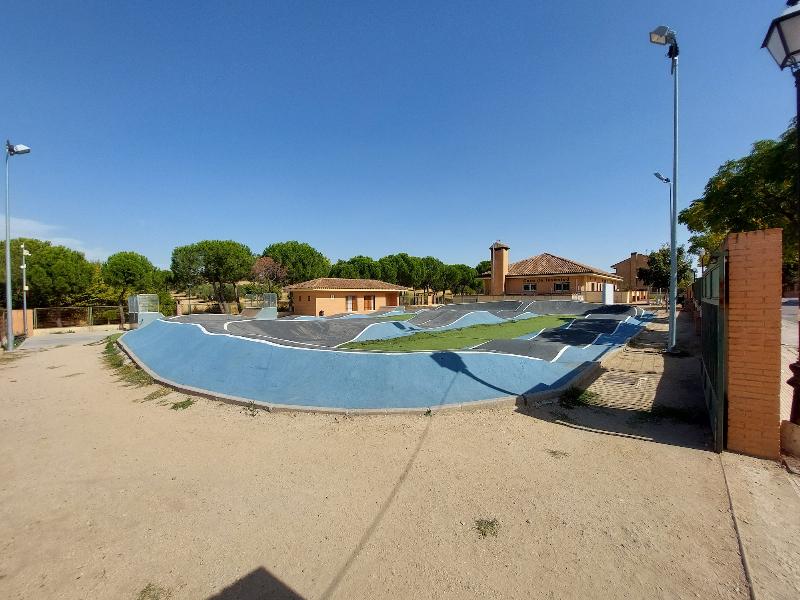 Serranillos del Valle pumptrack